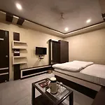 Raj Kamal Hotel