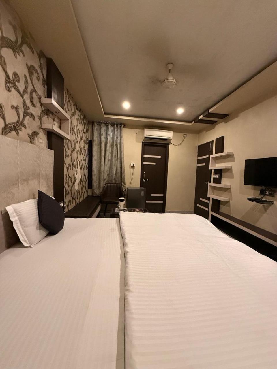 Hotel Raj Kamal 4*