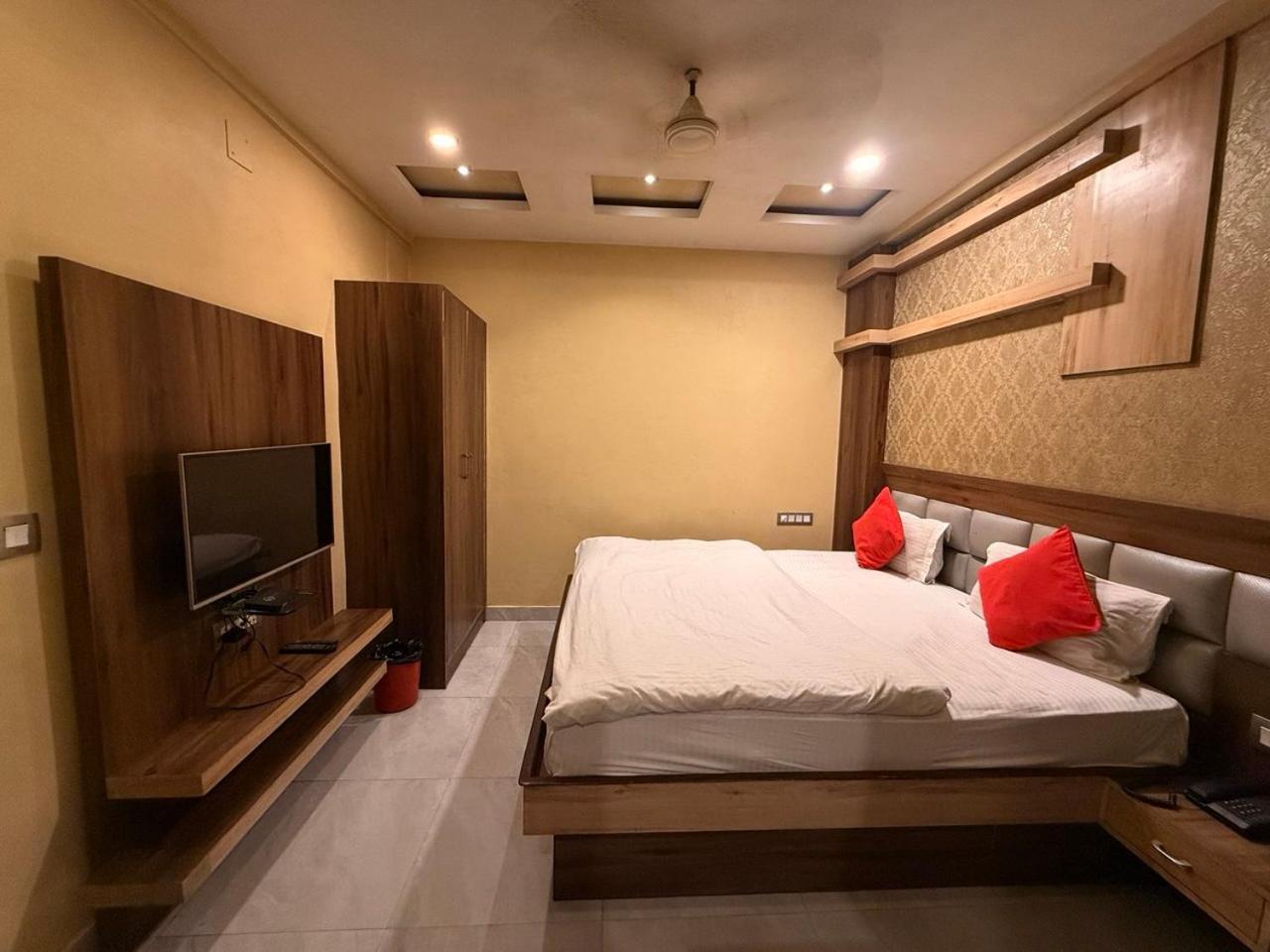 Raj Kamal Hotel