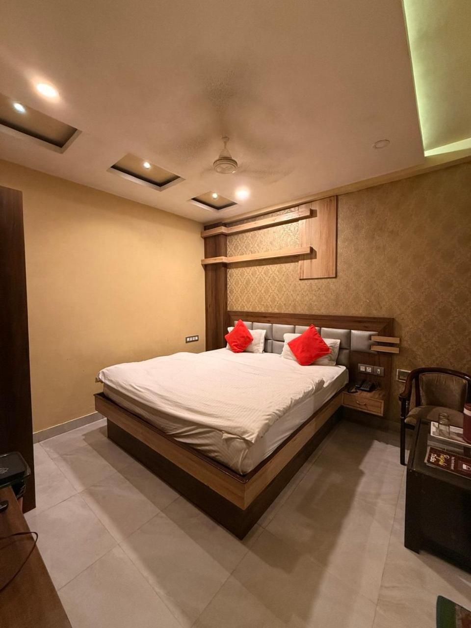 Raj Kamal Hotel 4*