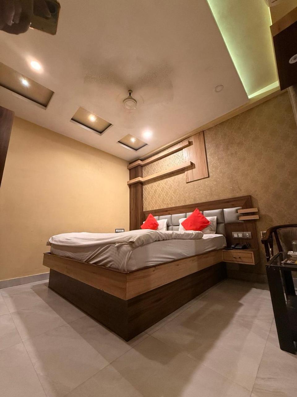 Raj Kamal 4*
