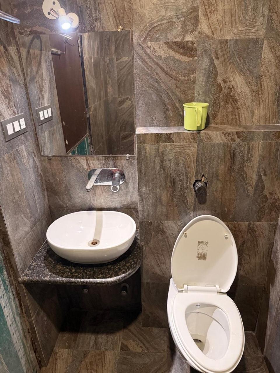 Hotel Raj Kamal