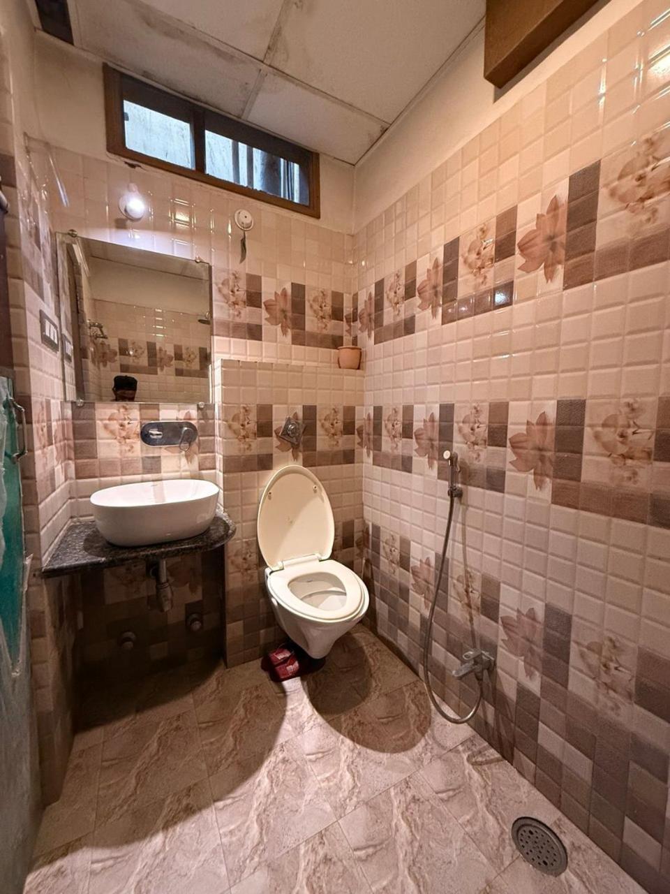 Raj Kamal 4*